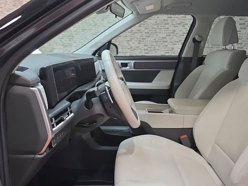 Used 2025 Hyundai Santa Fe SE AWD/4WD image 23
