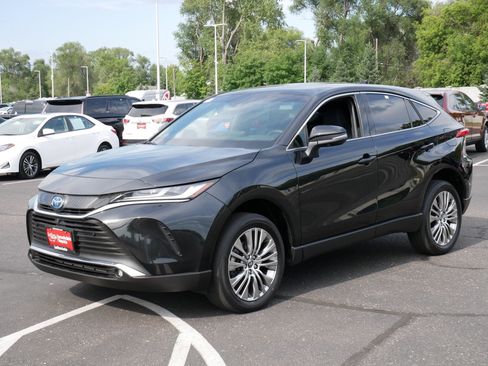 Used 2023 Toyota Venza Limited AWD/4WD image 3