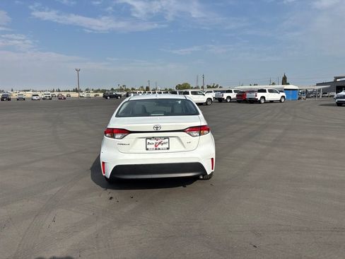 Used 2024 Toyota Corolla LE FWD image 17