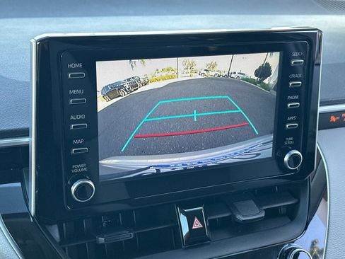 Used 2020 Toyota Corolla LE w/ LE Convenience Package FWD image 17
