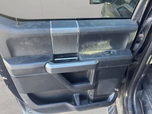 Used 2016 Ford F150 XLT w/ Equipment Group 302A Luxury image 6