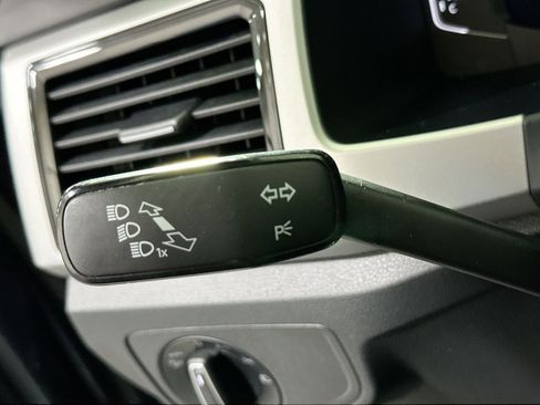 Used 2022 Volkswagen Atlas Cross Sport SE image 29