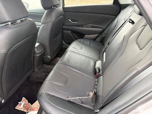 Used 2023 Hyundai Elantra Limited FWD image 5