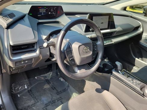 Used 2024 Toyota Prius LE FWD image 17