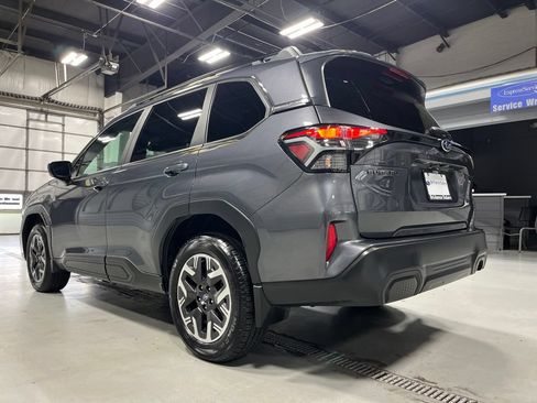 Used 2026 Subaru Forester Premium AWD/4WD image 5