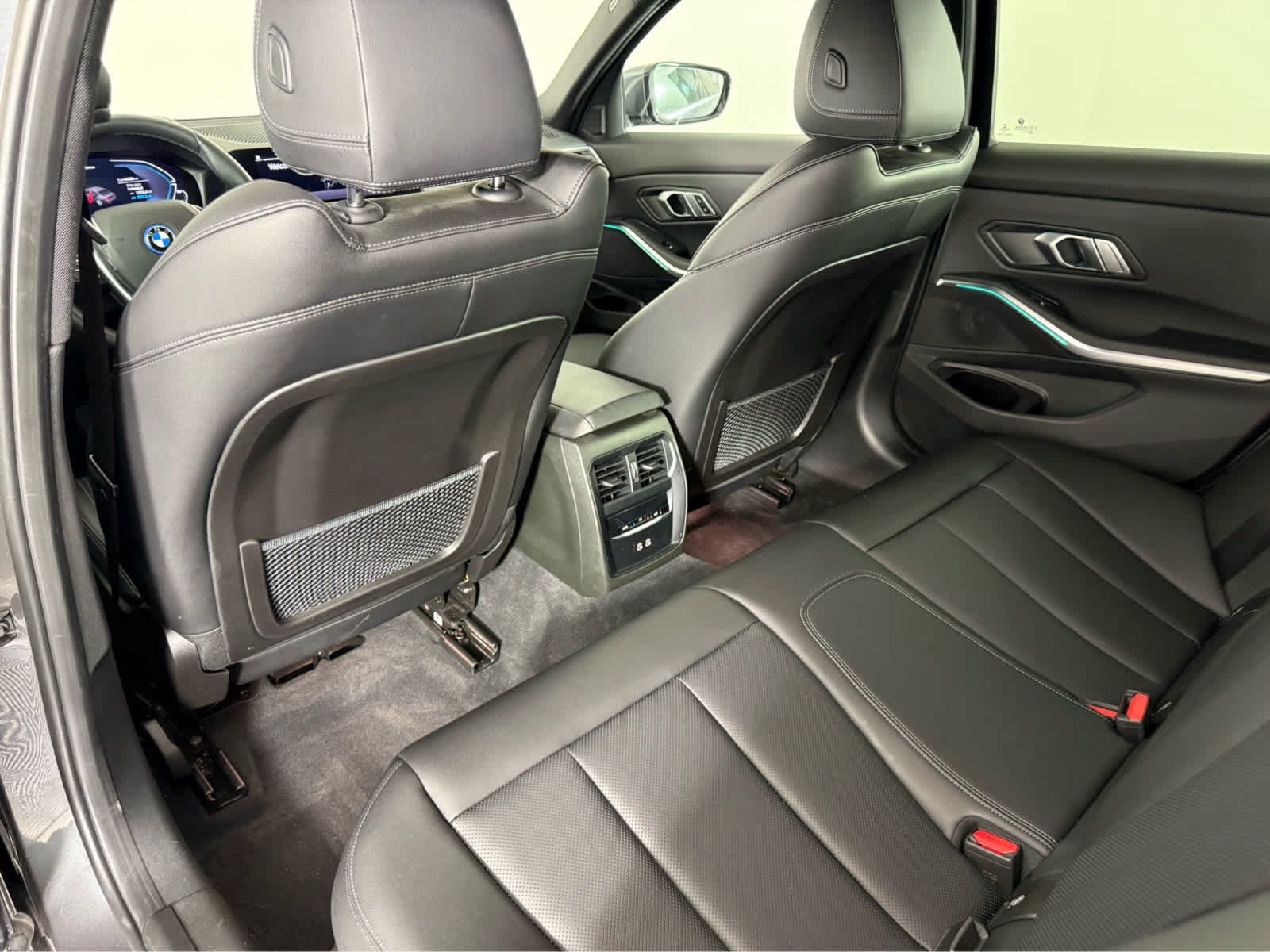 Used 2022 BMW 330e w/ Driving Assistance Package RWD image 6