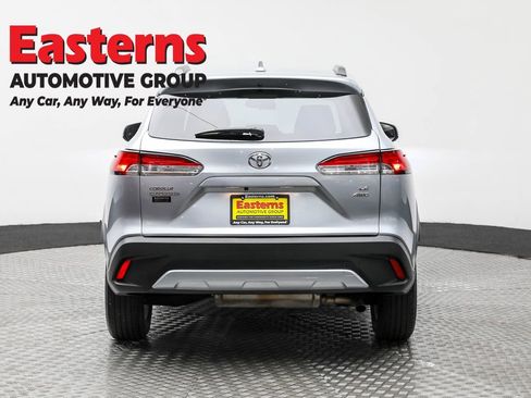 Used 2023 Toyota Corolla Cross LE image 6