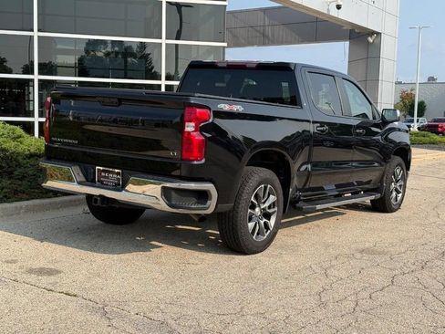 Used 2023 Chevrolet Silverado 1500 LT AWD/4WD image 3