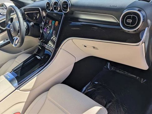 Certified 2025 Mercedes-Benz GLC 300 image 20