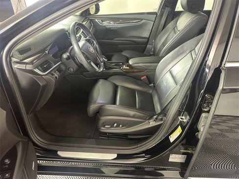 Used 2014 Cadillac XTS Luxury w/ Driver Awareness Package image 3