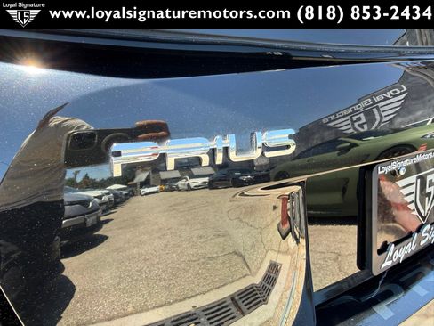 Used 2018 Toyota Prius Two w/ Prius Two Safety Plus Package FWD image 8