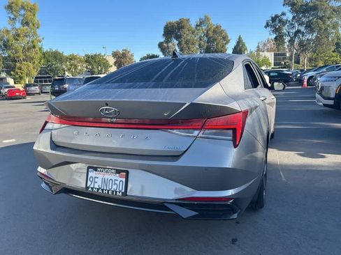Used 2023 Hyundai Elantra Limited image 3