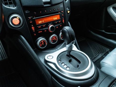 Used 2009 Nissan 370Z Touring w/ Sport Pkg RWD image 24