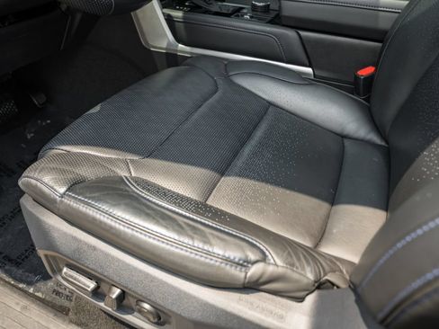Used 2024 Toyota Tundra Platinum AWD/4WD image 38