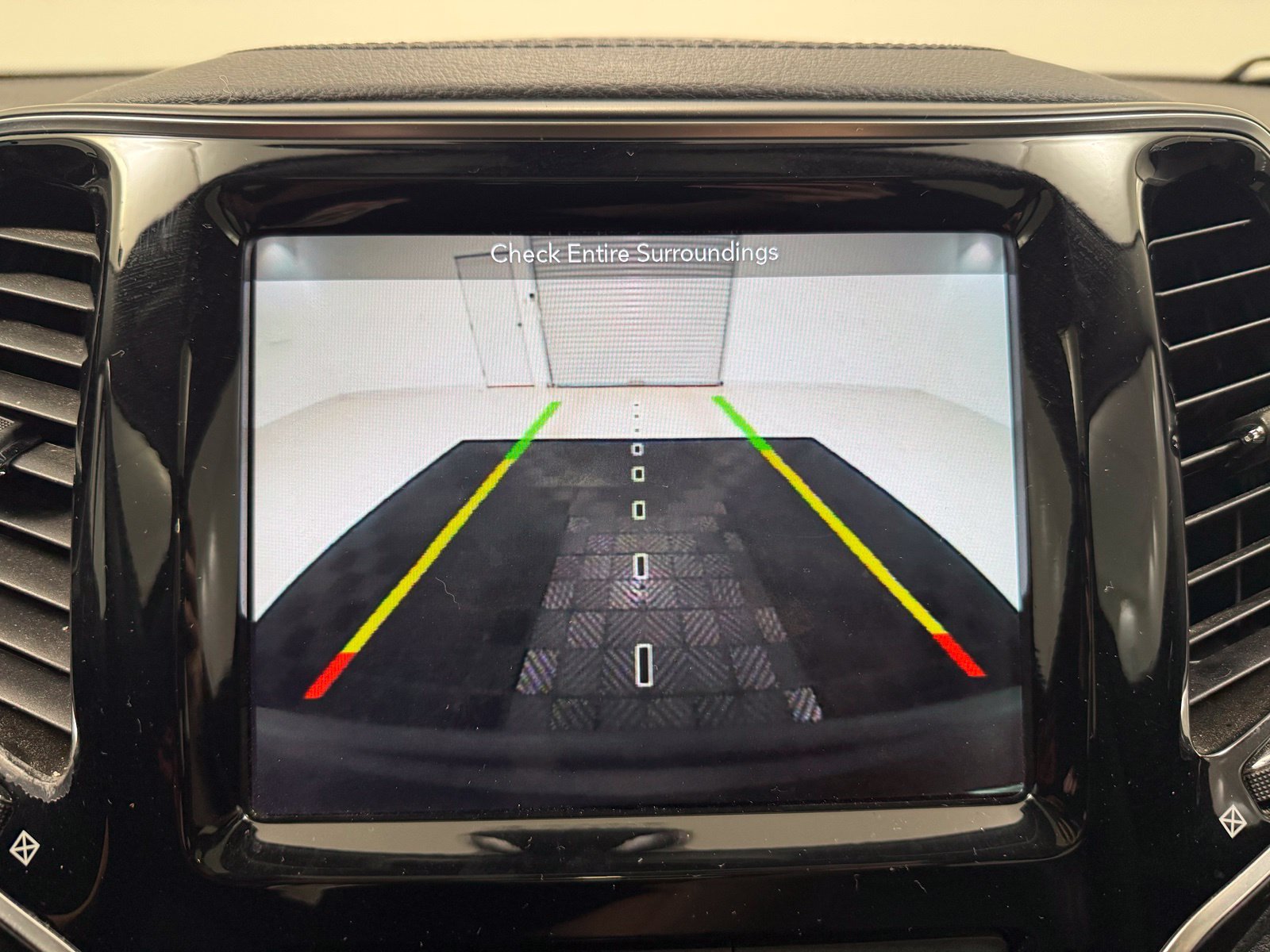 Used 2019 Jeep Cherokee Limited w/ Trailer Tow Group FWD image 19