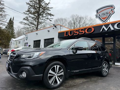 Used 2018 Subaru Outback 2.5i Limited image 3