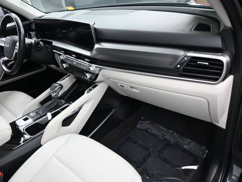 Used 2025 Kia Telluride S FWD image 46
