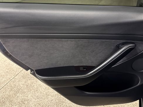 Used 2023 Tesla Model 3 Standard Range image 12