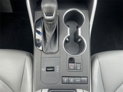 Used 2022 Toyota Highlander XLE image 19