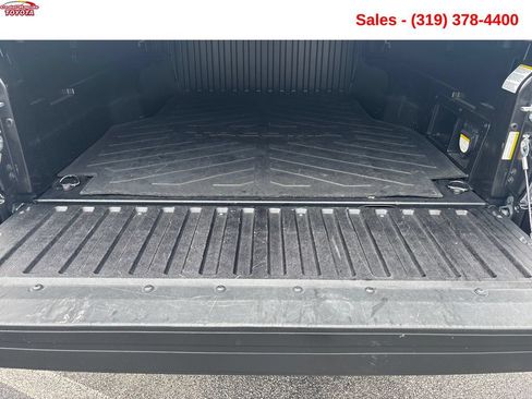 Used 2021 Toyota Tacoma TRD Off-Road w/ TRD Premium Off Road Package AWD/4WD image 14