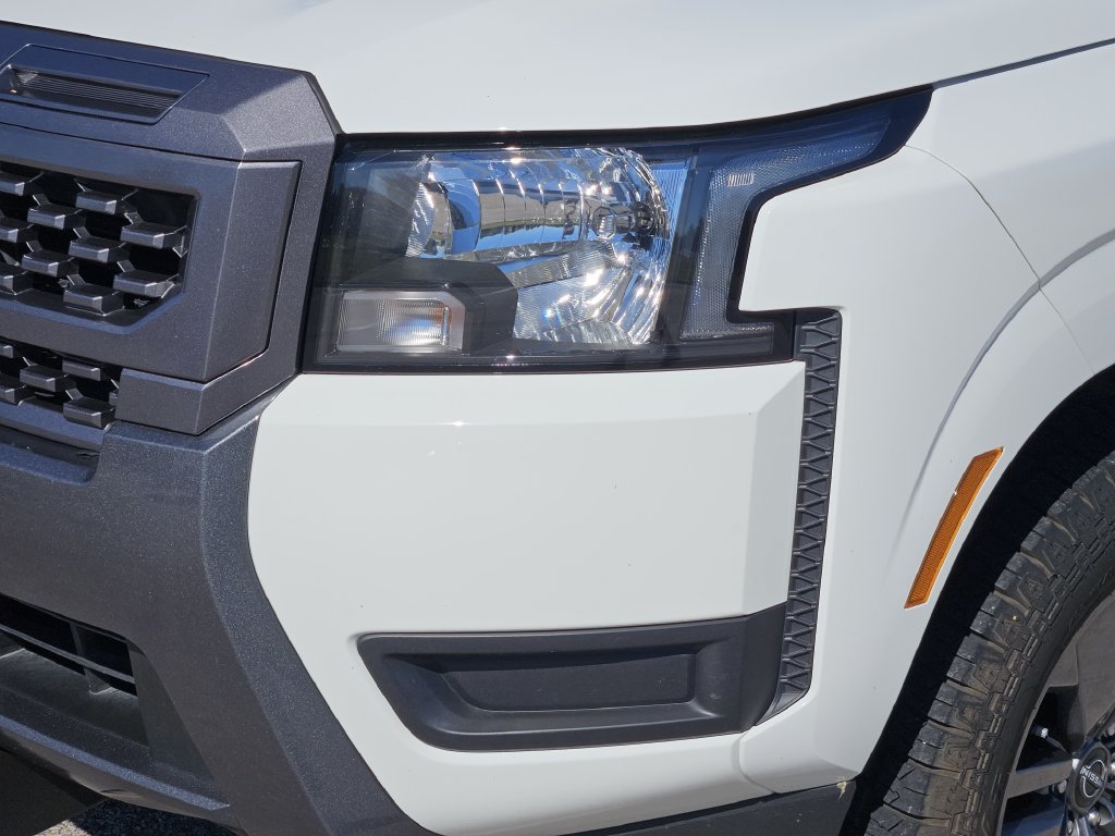 Used 2025 Nissan Frontier SV RWD image 5