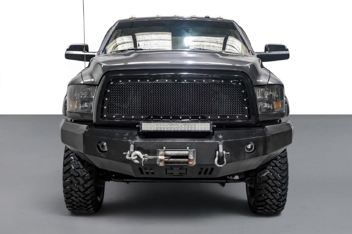 Used 2015 RAM 3500 Tradesman w/ Chrome Appearance Group AWD/4WD image 3
