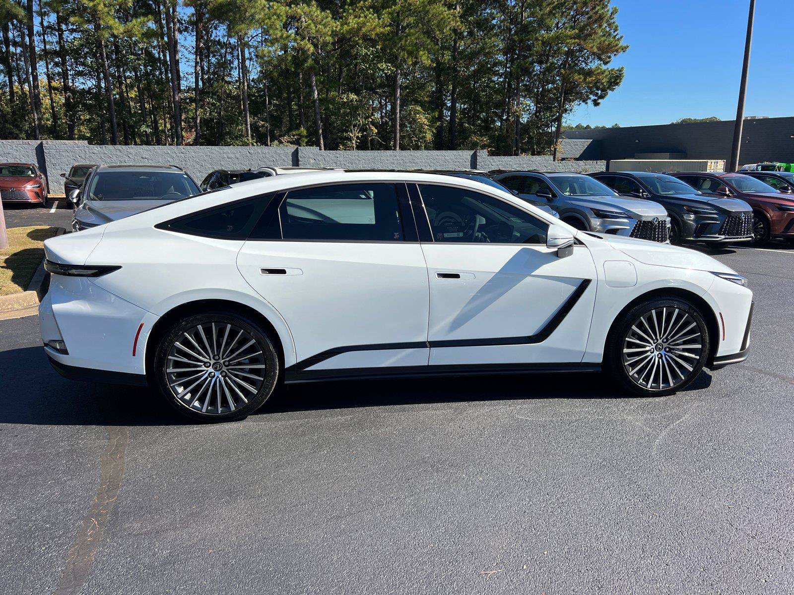 Used 2026 Lexus ES 350e w/ Convenience Package FWD image 4
