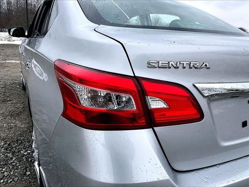 Used 2019 Nissan Sentra S image 27