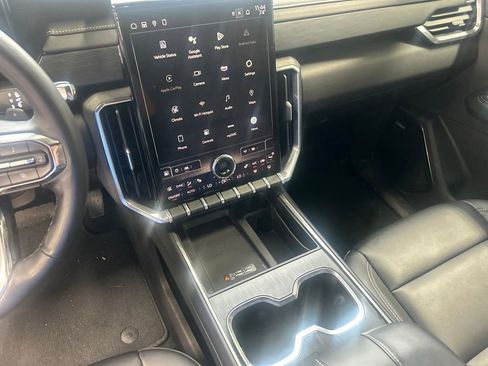 Used 2024 GMC Acadia Elevation AWD/4WD image 5