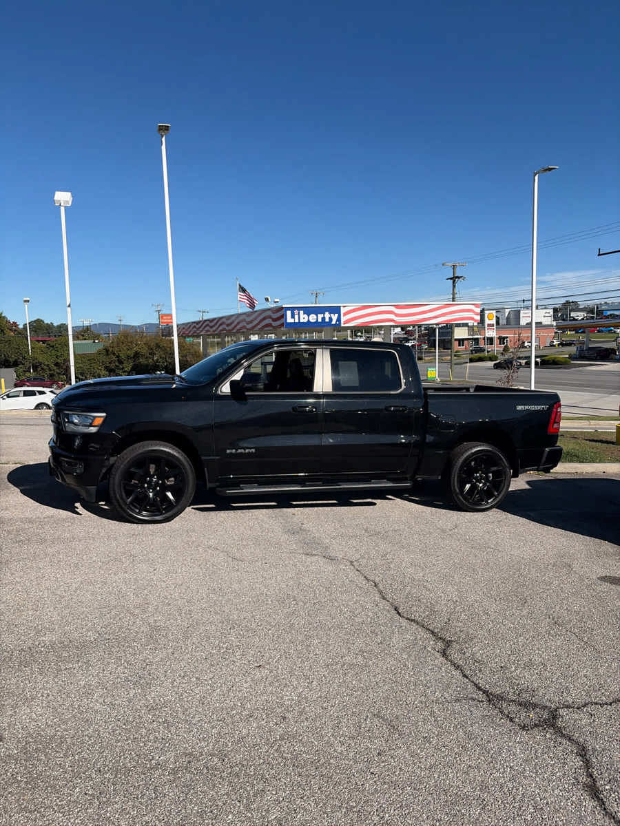 Used 2023 RAM 1500 Laramie AWD/4WD image 13