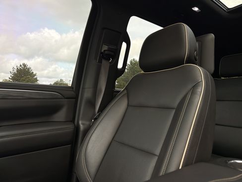 Used 2021 GMC Yukon XL SLT w/ SLT Premium Package AWD/4WD image 26