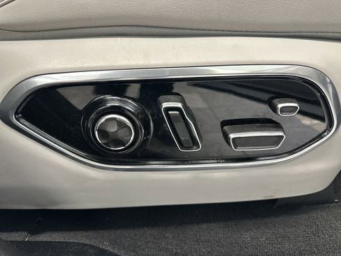 Used 2023 Jeep Grand Cherokee L Summit w/ Advanced Protech Group IV image 25