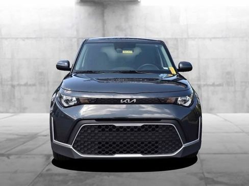 Used 2025 Kia Soul LX w/ LX Technology Package FWD image 4