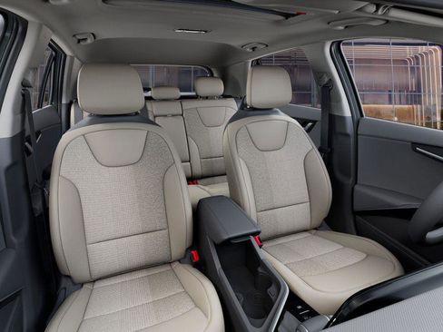 New 2025 Kia Niro EX Touring image 16