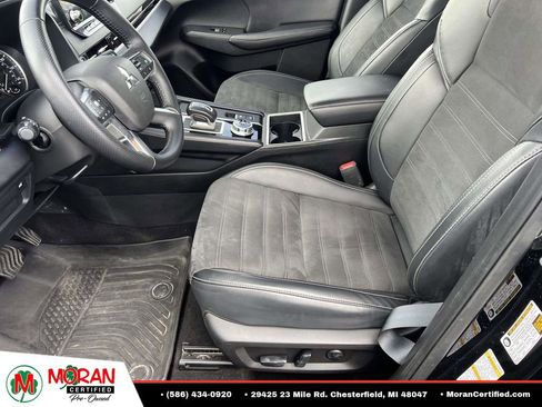 Used 2024 Mitsubishi Outlander FWD image 16