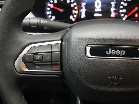 Used 2024 Jeep Compass Latitude image 24