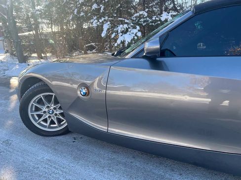 Used 2003 BMW Z4 2.5i image 6