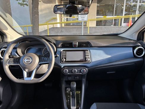 Used 2025 Nissan Versa SV image 31