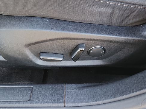 Used 2019 Ford Fusion SE image 10