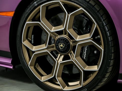 Used 2023 Lamborghini Huracan Tecnica RWD image 11