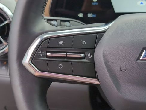 Used 2026 Chevrolet Equinox ACTIV FWD image 25