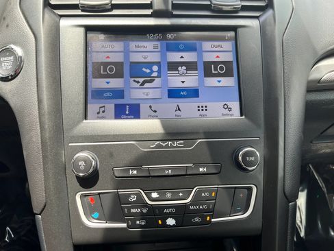 Used 2019 Ford Fusion SE w/ Equipment Group 151A FWD image 19