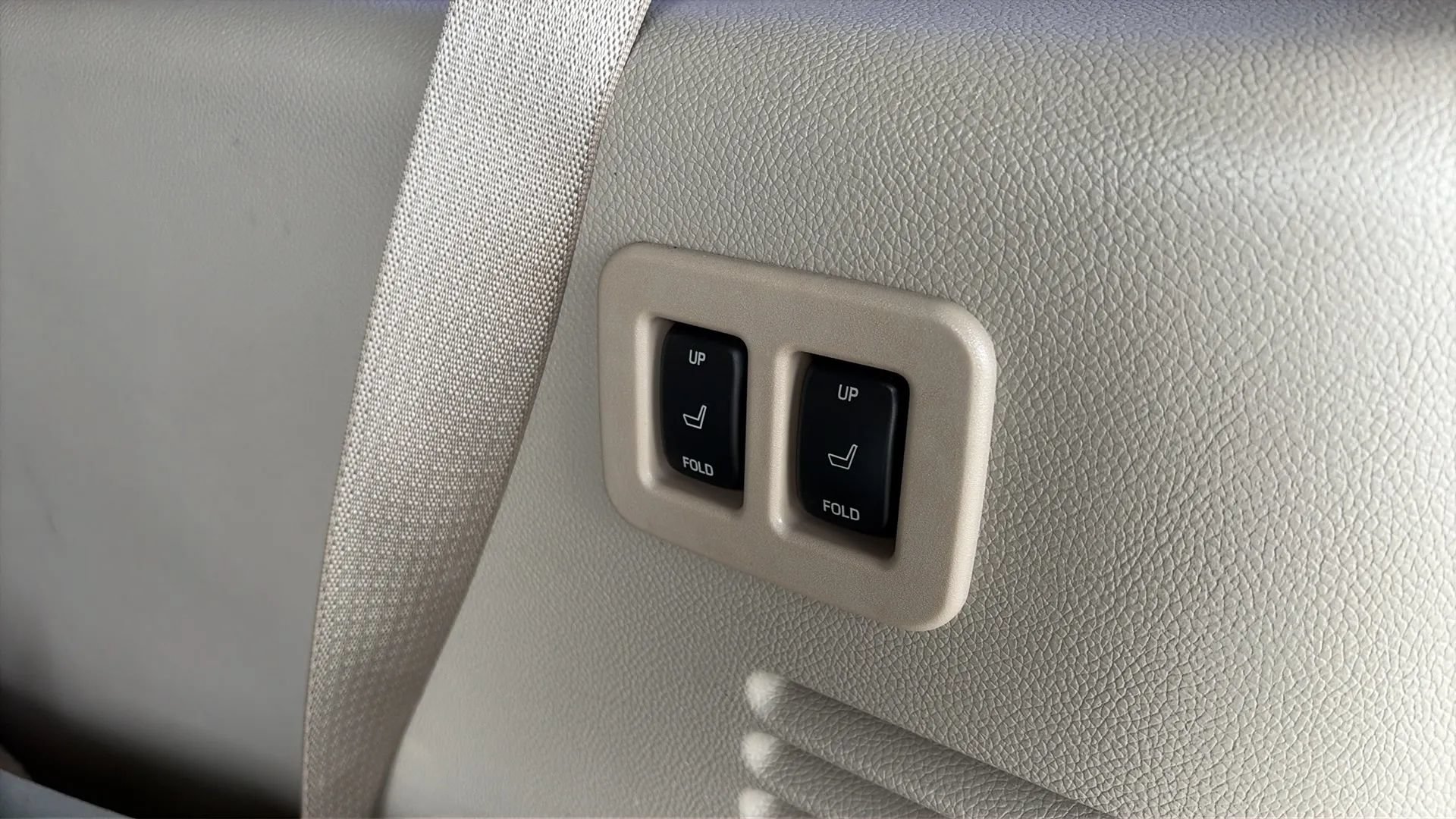 Used 2015 Lincoln Navigator 2WD image 23