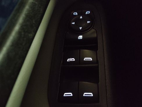 Used 2019 Chevrolet Equinox LS image 27