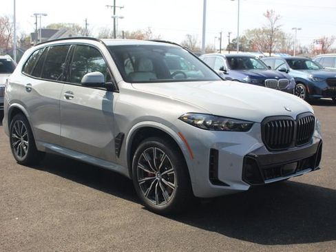 New 2026 BMW X5 xDrive40i w/ M Sport Package image 1