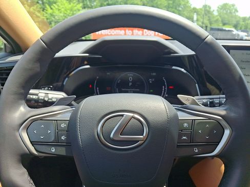 Used 2024 Lexus NX 350h AWD w/ Vision Package image 19