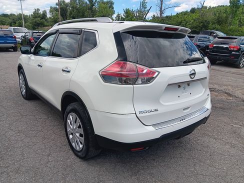 Used 2016 Nissan Rogue S w/ Appearance Package AWD/4WD image 3