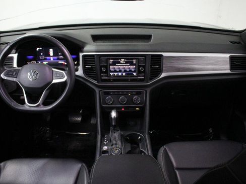 Used 2022 Volkswagen Atlas Cross Sport SE image 24