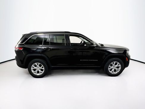 Used 2023 Jeep Grand Cherokee Limited AWD/4WD image 4