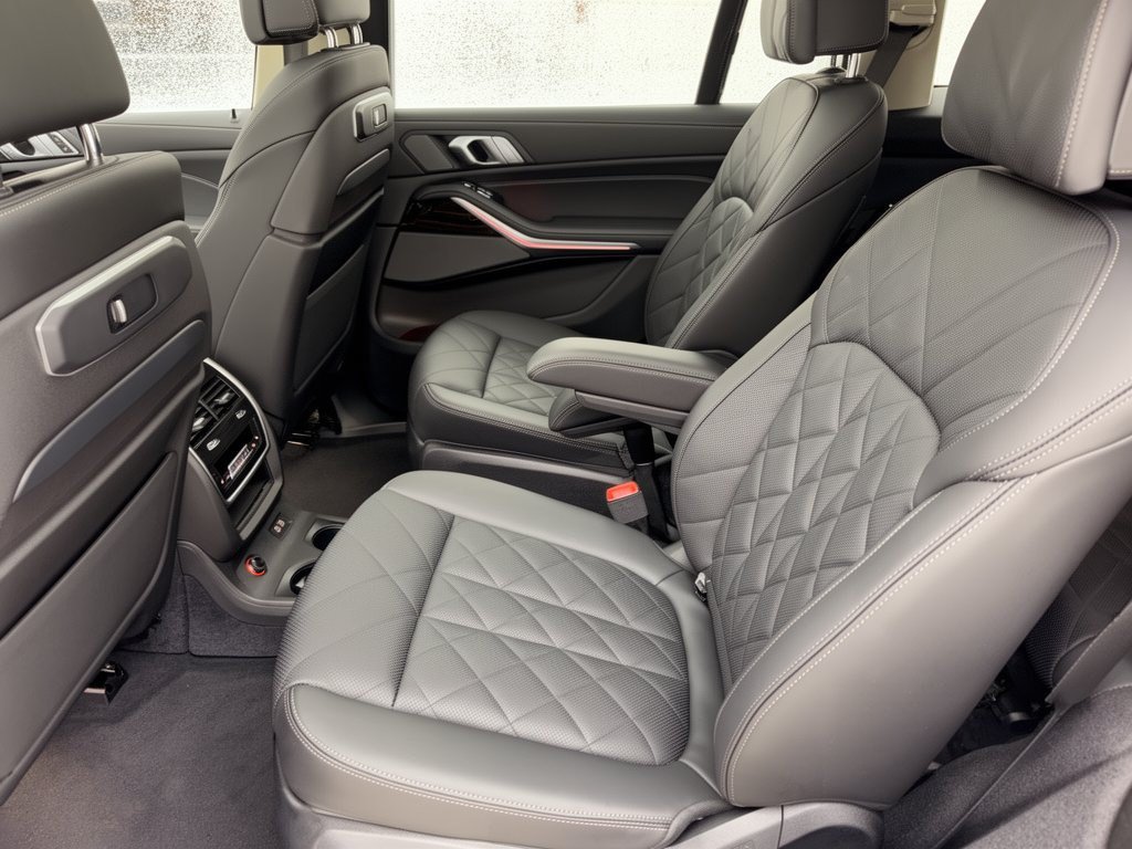 Certified 2024 BMW X7 xDrive40i AWD/4WD image 25